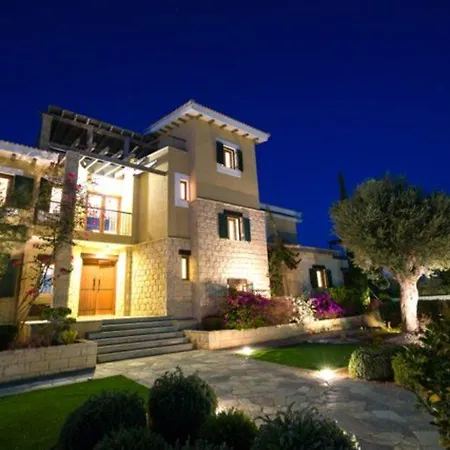 “at Last Your Luxury In Cyprus Awaits You” - 141 Rio קוקליה